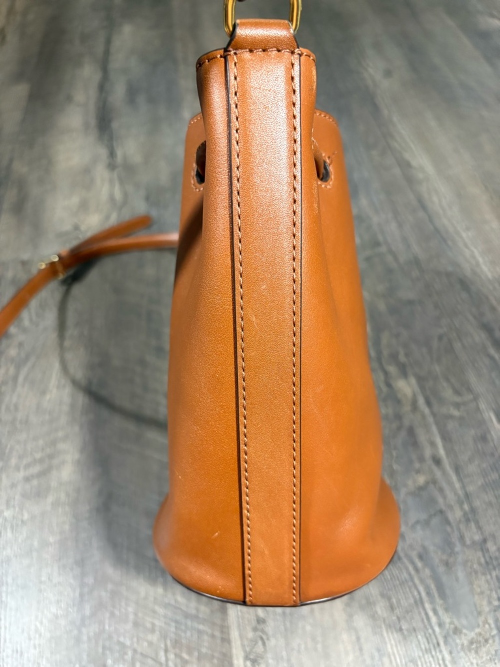LAUREN Ralph Lauren Leather Medium Andie Drawstring Bucket Bag - Picture 11 of 13
